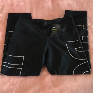 Nike Legend tight fit leggings